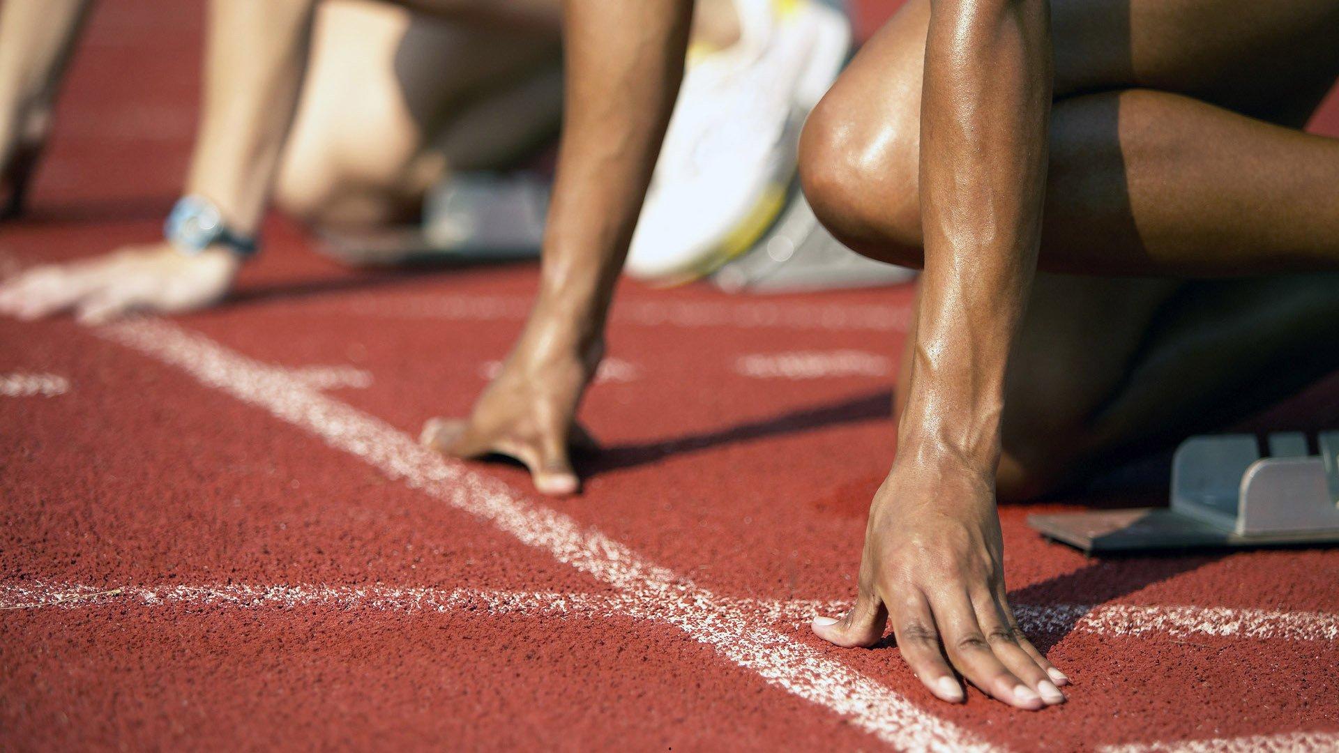 夏联赛场热火开拓者擦肩而过，利拉德交易谈判因度假行程暂陷停滞