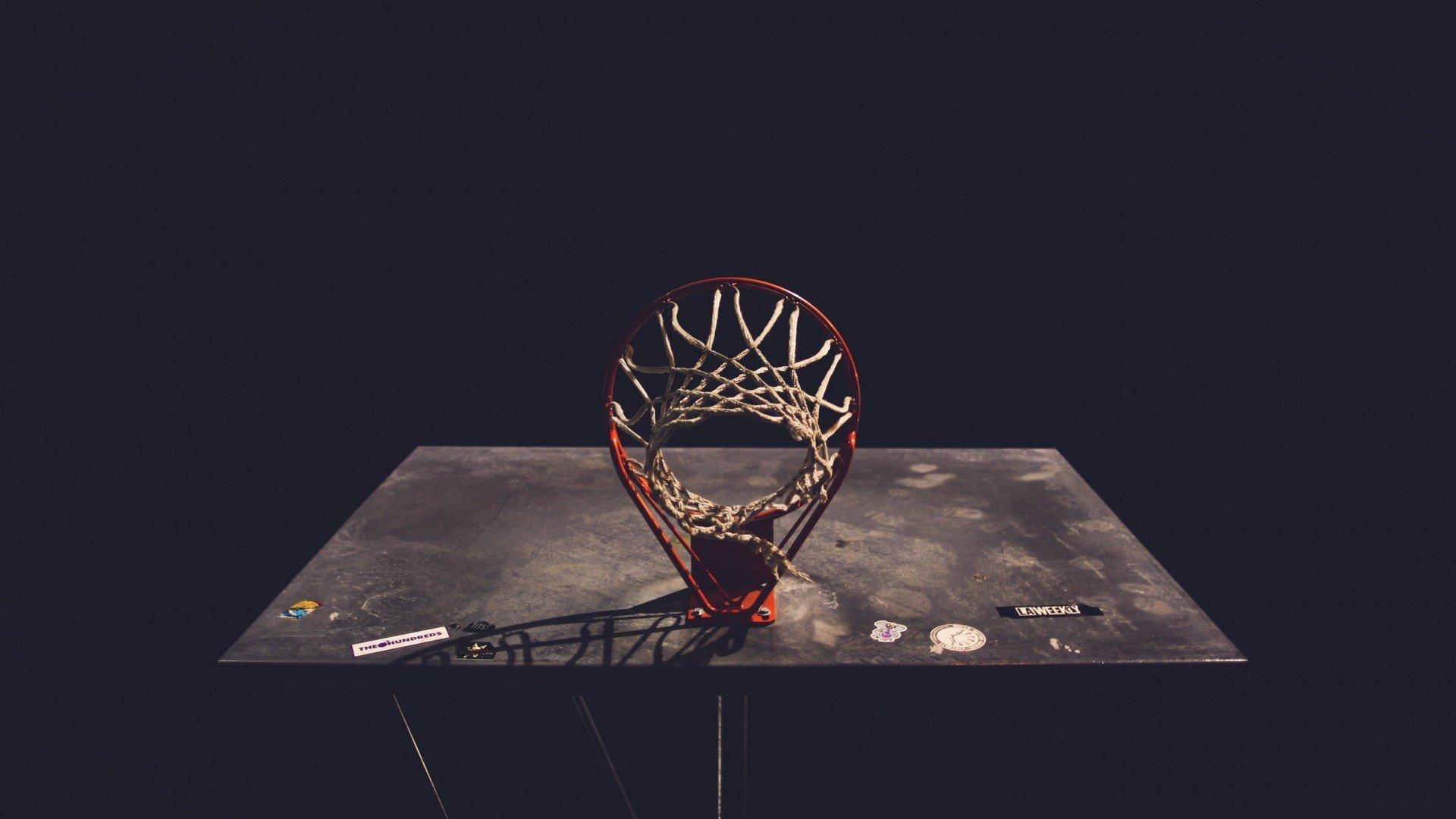 基德谈弗拉格伤势，踩脚扭踝下场休战，新星崛起之路突遭波折