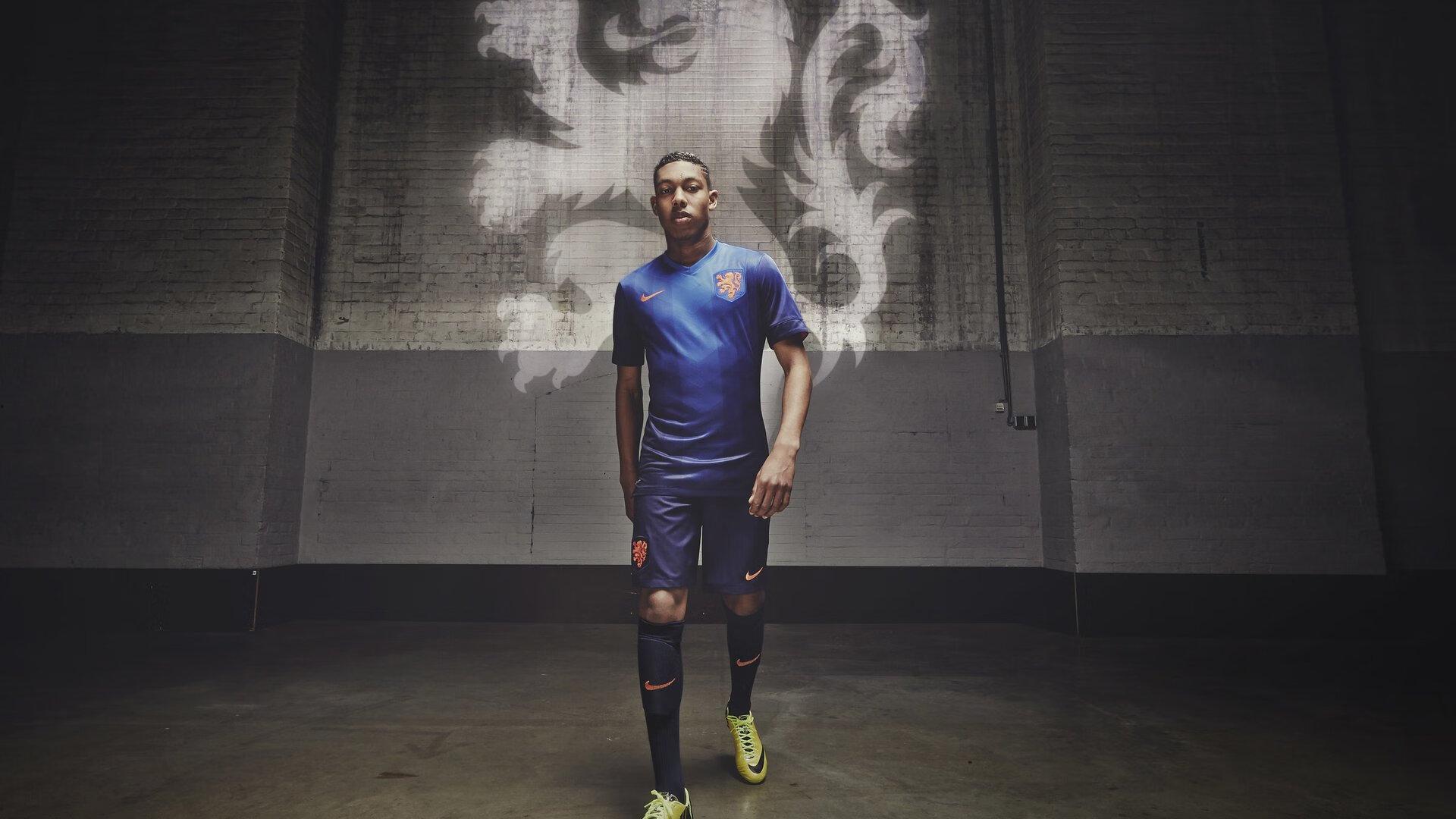 再次踏上征程！凯尔特人官方发布登机照，新秀沃尔什领衔启程引遐想